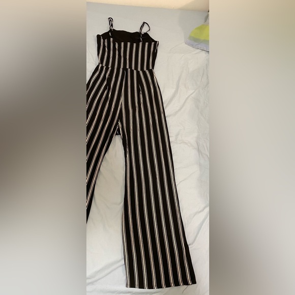 Black and white stripped jumpsuit - Picture 3 of 3